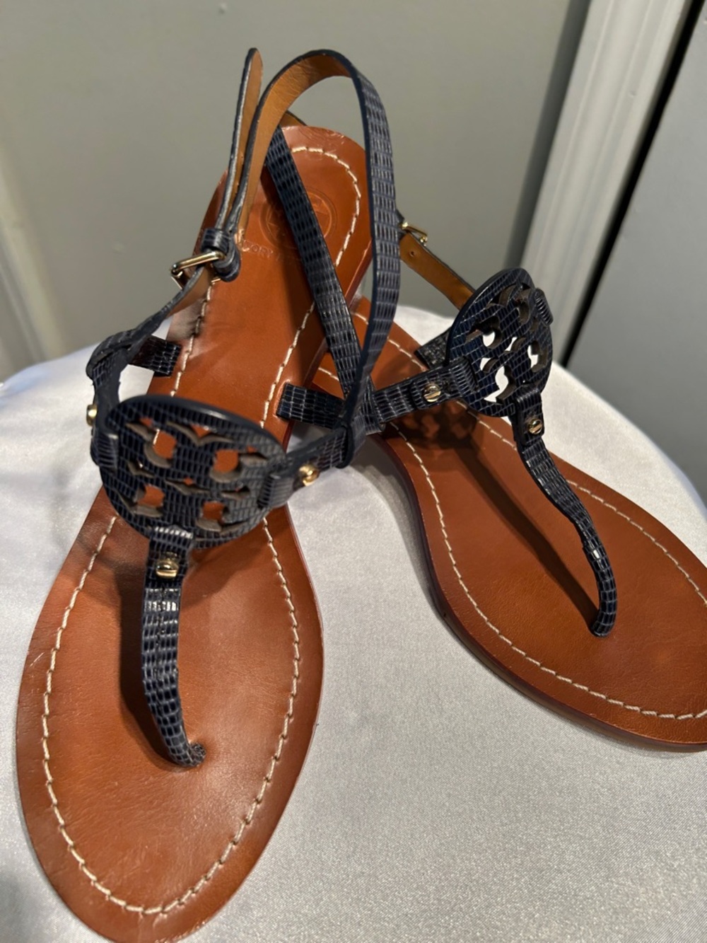 Tory Burch Navy and Tan Miller Thong Sandals - Picture 5 of 7